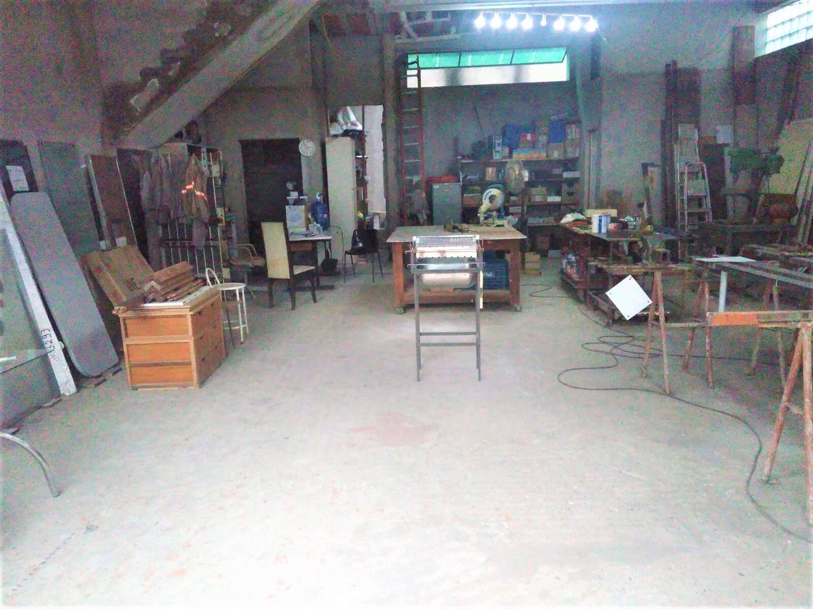 Prédio Inteiro à venda e aluguel, 120m² - Foto 1
