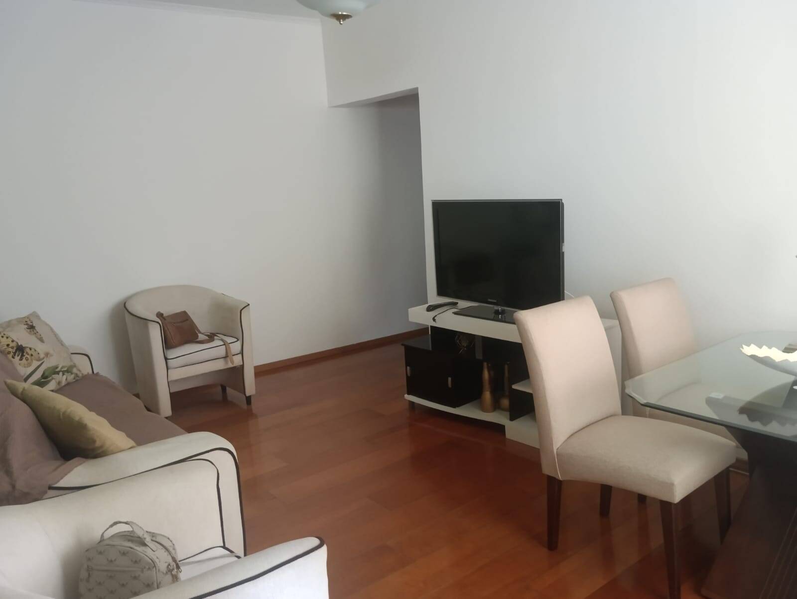 Apartamento para alugar com 1 quarto, 53m² - Foto 2