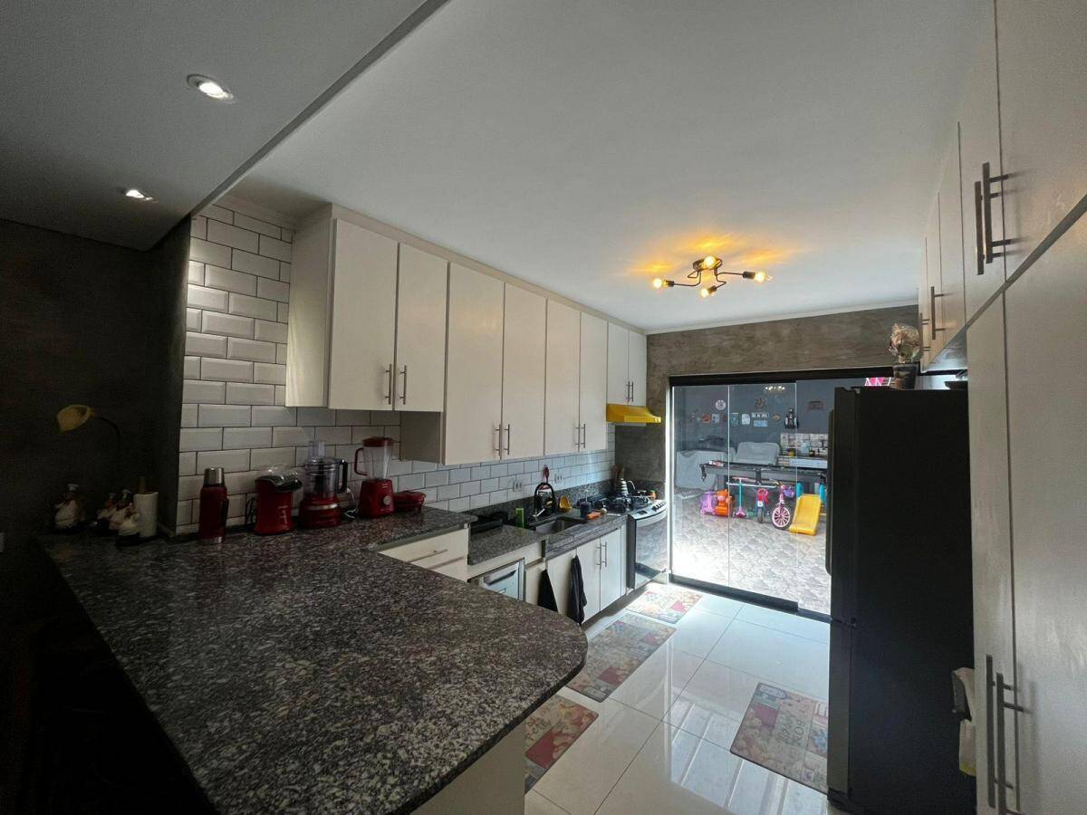 Casa, 3 quartos, 225 m² - Foto 14