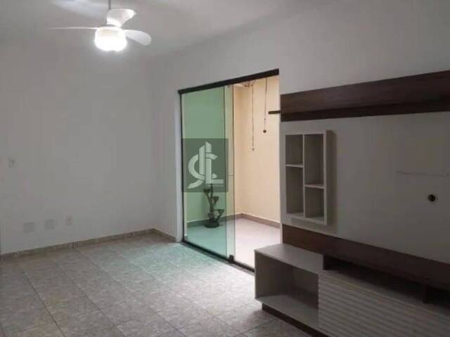  em  - 